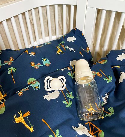 Nørgaard Madsens Bettwäsche - Baby - Navy m. Safaritiere Nørgaard Madsens Bettwäsche - Baby - Navy m. Safaritiere