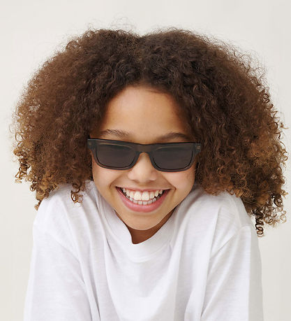 MessyWeekend Kids Sunglasses - Dylan The Kid - Bottle Green MessyWeekend Kids Sunglasses - Dylan The Kid - Bottle Green