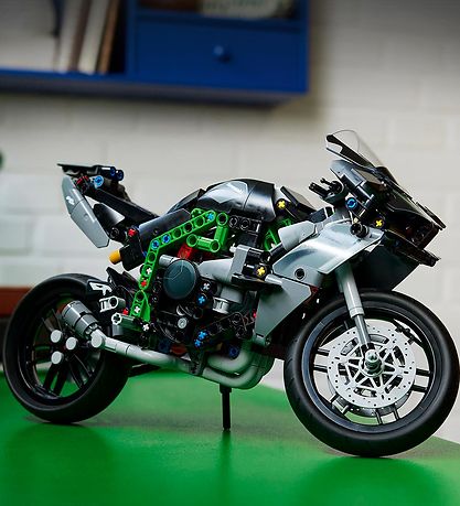 LEGO® Technic - Kawasaki Ninja H2R Motorcycle 42170 - 643 Parts