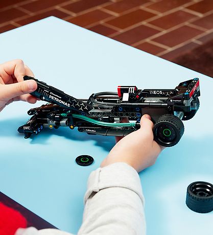 LEGO® Technic - Mercedes-AMG F1 W14 E Performance 42165 LEGO® Technic - Mercedes-AMG F1 W14 E Performance 42165