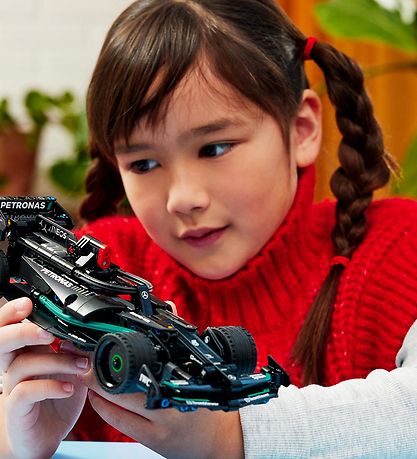 LEGO® Technic - Mercedes-AMG F1 W14 E Performance 42165 LEGO® Technic - Mercedes-AMG F1 W14 E Performance 42165