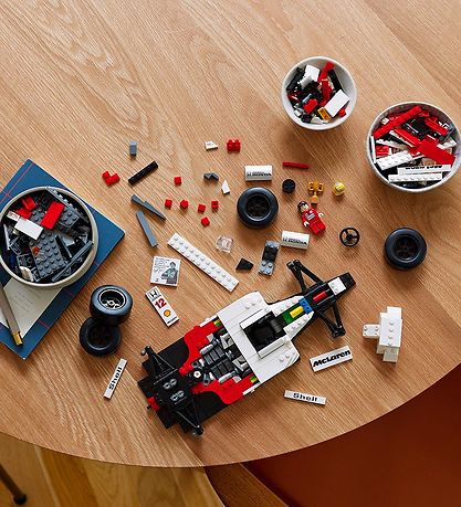 LEGO® Icons - McLaren MP4/4 & Ayrton Senna 10330 - 693 Parts