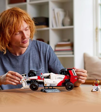 LEGO® Icons - McLaren MP4/4 & Ayrton Senna 10330 - 693 Parts