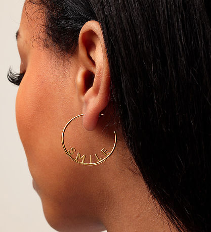 Design Letters Earring - 1 pcs - Smile Hoop - Gold Design Letters Earring - 1 pcs - Smile Hoop - Gold
