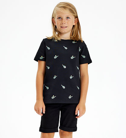 The New T-shirt - TnKarlton - Black Beauty