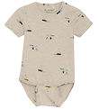 Minymo Bodysuit k/æ - Light Beige Melange w. Sailboats Minymo Bodysuit k/æ - Light Beige Melange w. Sailboats