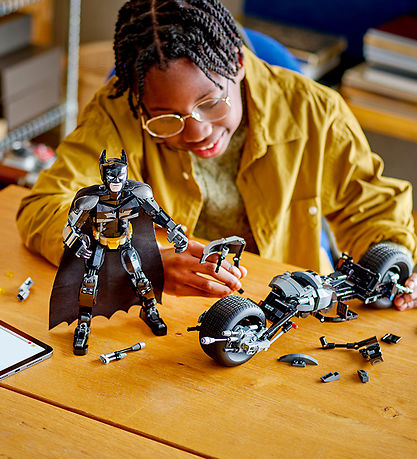 LEGO® Batman - Batman byggfigur och Batpod-cykeln - 76273 - 713  LEGO® Batman - Batman byggfigur och Batpod-cykeln - 76273 - 713