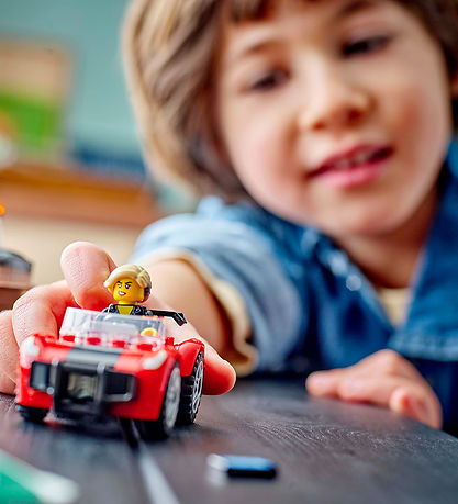 LEGO® City - Tow Truck and Sports Car Repair - 60435 - 101 De