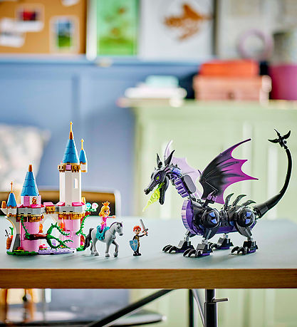 LEGO® Disney - Maleficent?s Dragon Form 43240 - 583 Parts LEGO® Disney - Maleficent?s Dragon Form 43240 - 583 Parts