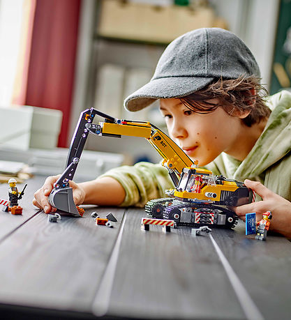 LEGO® City - Yellow Construction Excavator 60420 - 633 Parts