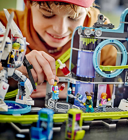 LEGO® City - Robot World Roller-Coaster Park 60421 - 968 Parts LEGO® City - Robot World Roller-Coaster Park 60421 - 968 Parts