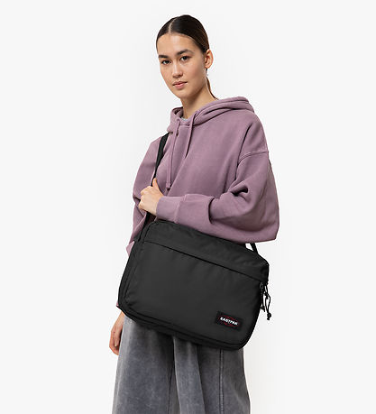 Eastpak Axelväska - Crosser - 16L - Svart