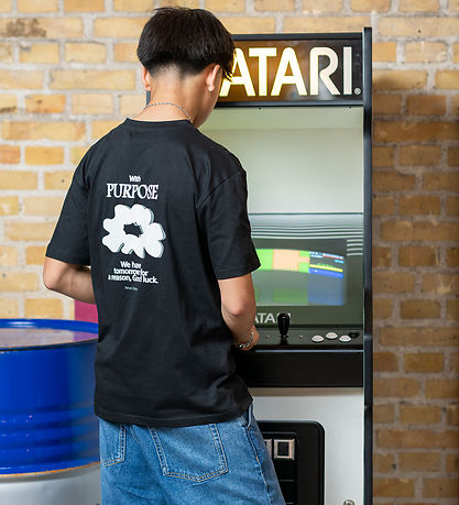 Hound T-shirt - Black w. Print Hound T-shirt - Black w. Print