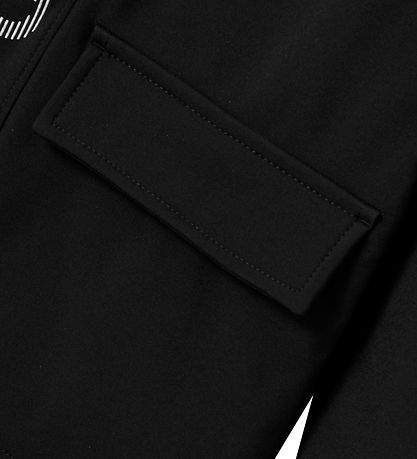 Name It Softshelljassen m. Fleece - NkmAlfa08 - Zwart m. Wit Name It Softshelljassen m. Fleece - NkmAlfa08 - Zwart m. Wit