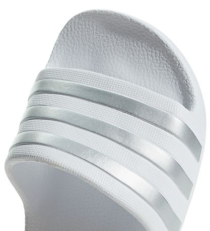 Sandales de Plage adidas Performance - Adilette - Blanc Sandales de Plage adidas Performance - Adilette - Blanc