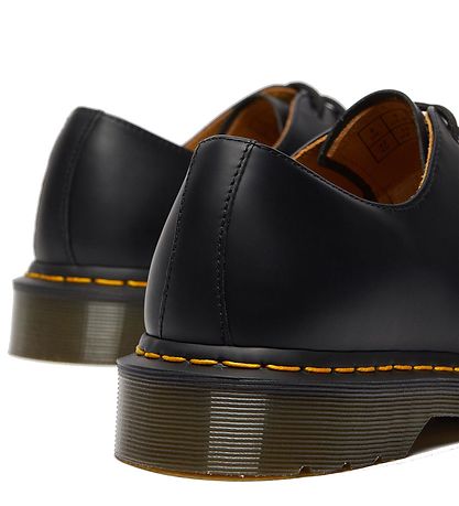 Dr. Martens Shoes - Smooth - Black