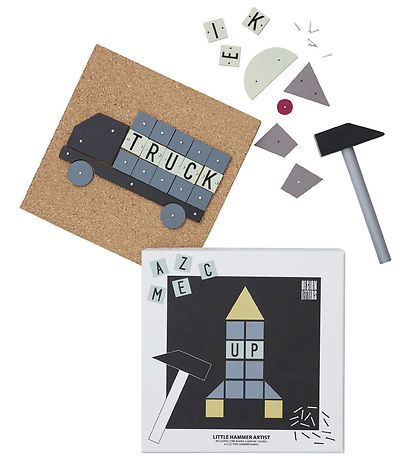 Design Letters Hammer Artist - Spaceship Design Letters Hammer Artist - Spaceship