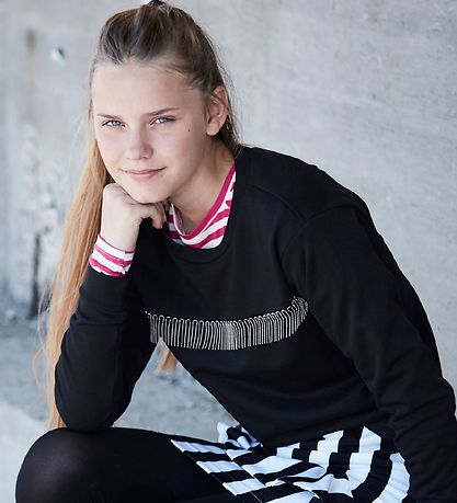 Hound Sweatshirt - Black Hound Sweatshirt - Black