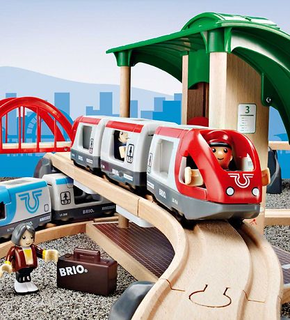 BRIO World Railway - 42 Parts - Large - On Travel 33512 BRIO World Railway - 42 Parts - Large - On Travel 33512