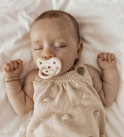 Hevea Schnuller - 0-3 mt. - Naturgummi - White m. Mond/Sternen Hevea Schnuller - 0-3 mt. - Naturgummi - White m. Mond/Sternen