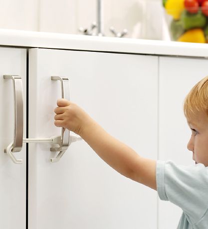 BabyDan Child Proof Lock - Slide Lock - 2 pcs. - White BabyDan Child Proof Lock - Slide Lock - 2 pcs. - White