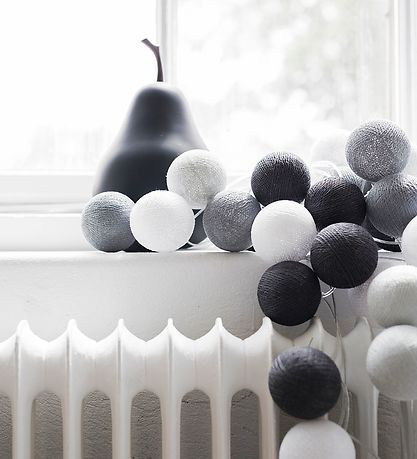 Iris Lights Light Chain - 290 cm - 20 Lights - Graphic Grey Iris Lights Light Chain - 290 cm - 20 Lights - Graphic Grey