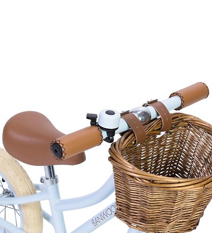 Banwood Balance Bike - First Go! - Sky
