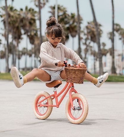 Banwood Balance Bike - First Go! - Coral
