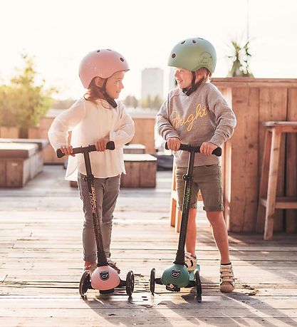 Scoot and Ride Highway Kick 3 - LED - Forest Scoot and Ride Highway Kick 3 - LED - Forest