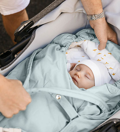 Voksi Baby Carrier - Carry - 80/100 - Dusty Green Flying Voksi Baby Carrier - Carry - 80/100 - Dusty Green Flying