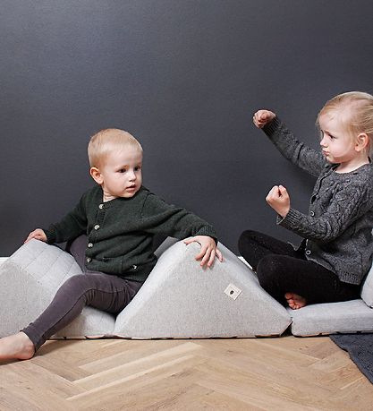 Pine Cone Fold Mattress - Happy Play - 45 x 140 cm - Triangle Pine Cone Fold Mattress - Happy Play - 45 x 140 cm - Triangle