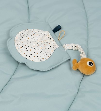 Done by Deer Aktivitetsteppe - Sea Friends - Blå