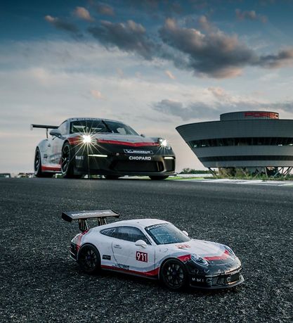 Ravensburger Puzzle - 136 Pieces - 3D - Porsche GT3 Cup Ravensburger Puzzle - 136 Pieces - 3D - Porsche GT3 Cup