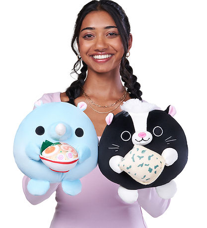 Snackles Soft Toy - 20 cm - The skunk Fleur w. Mold cheese Snackles Soft Toy - 20 cm - The skunk Fleur w. Mold cheese