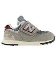 New Balance Shoes - 574 - Arid Stone/Monarch Burgundy New Balance Shoes - 574 - Arid Stone/Monarch Burgundy