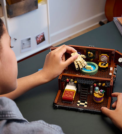 LEGO® Wednesday - Íbúð Tings 76785 - 828 Partar