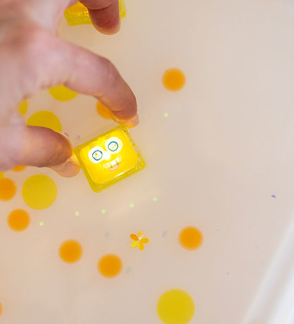 Alex Cubes Glo Pals - Yellow Alex Cubes Glo Pals - Yellow
