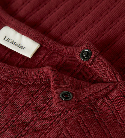 Lil' Atelier Bodysuit l/s - Rib - NbfRita - Red Dahlia Lil' Atelier Bodysuit l/s - Rib - NbfRita - Red Dahlia
