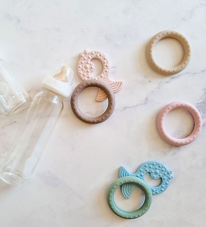 Hevea Teether - 2-Pack - Powder Pink & Tan Beige Hevea Teether - 2-Pack - Powder Pink & Tan Beige