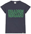 Mads Nørgaard T-Shirt - Tuvina Logo - Parijse Nacht Mads Nørgaard T-Shirt - Tuvina Logo - Parijse Nacht