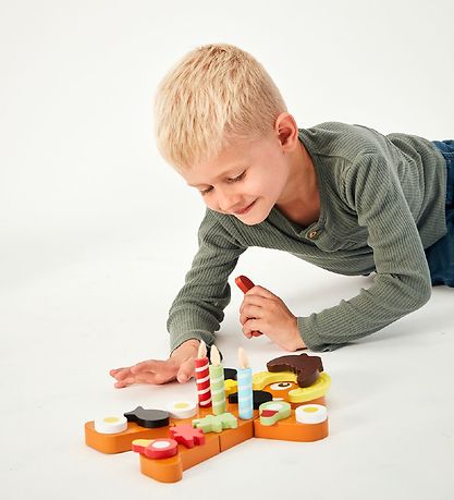 MaMaMeMo Play Food - Wood - Cake Man MaMaMeMo Play Food - Wood - Cake Man