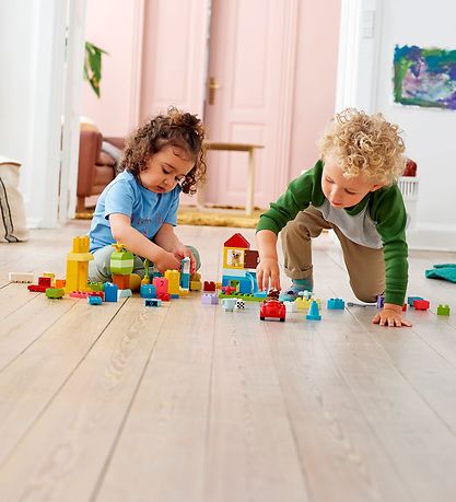 LEGO® DUPLO - Deluxe Brick Box 10914 - 85 Parts LEGO® DUPLO - Deluxe Brick Box 10914 - 85 Parts