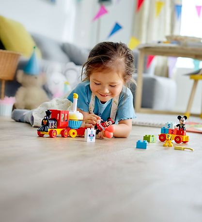 LEGO® DUPLO Disney - Mikin ja Minnin syntymäpäiväjuna 10941 LEGO® DUPLO Disney - Mikin ja Minnin syntymäpäiväjuna 10941