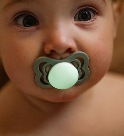 Supreme+ Tétine lumineuses BIBS - Taille 1 - 2 Pack - Symétrique Supreme+ Tétine lumineuses BIBS - Taille 1 - 2 Pack - Symétrique