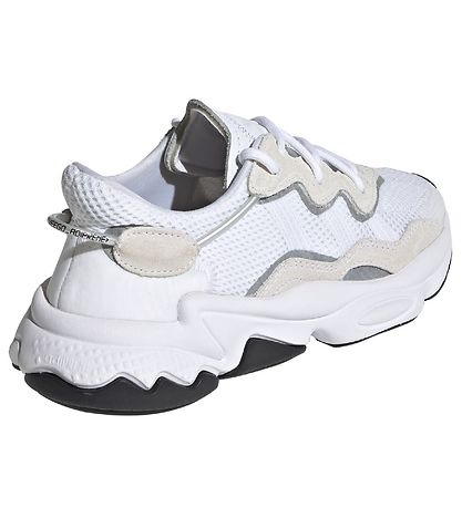 adidas Originals Shoe - Ozweego J - Cloud White/Core Black adidas Originals Shoe - Ozweego J - Cloud White/Core Black