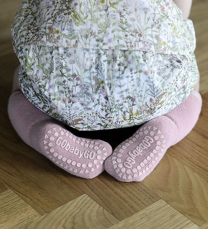 GoBabyGo Halkskydd Strumpor - Rosa GoBabyGo Halkskydd Strumpor - Rosa