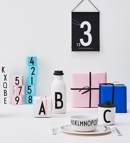 Design Letters Spout Lid - Ecozen - Black Design Letters Spout Lid - Ecozen - Black