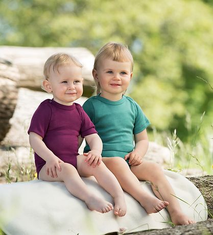 Engel Bodysuit s/s - Wool/Silk - Plum Engel Bodysuit s/s - Wool/Silk - Plum